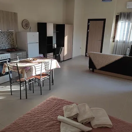 Apartman John's Néa Mihanióna